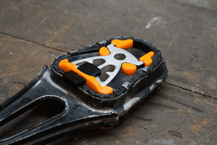 40DQ - Fitted to OEM Arm - Front - Web