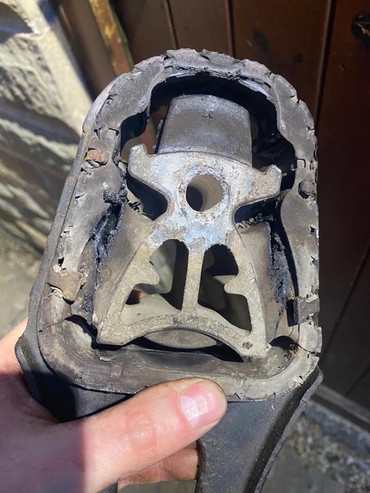 OEM Ford Transit Lower Torque Mount - Failure